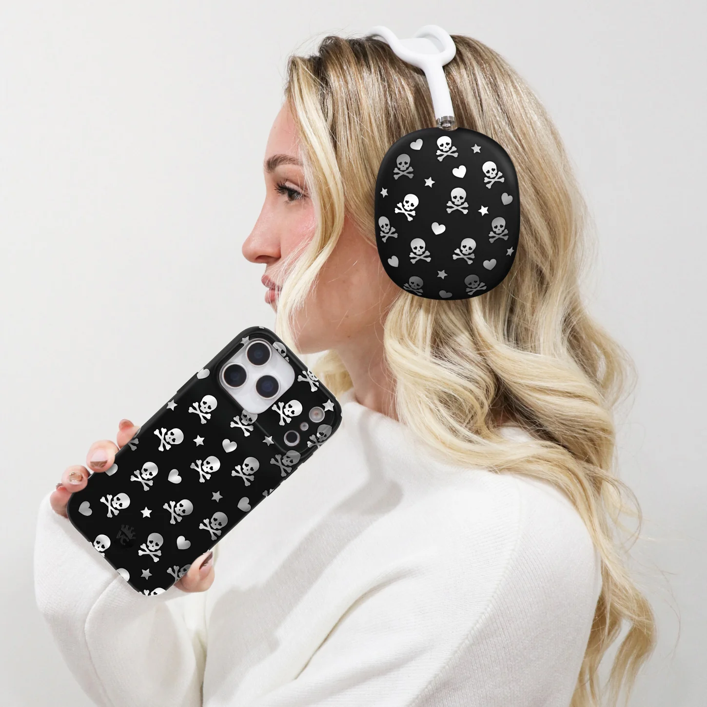Chrome Skulls AirPod Max Case - Image 2